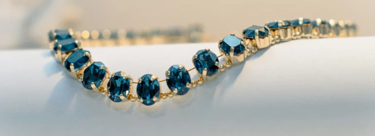 bracelet en or avec saphir bleu