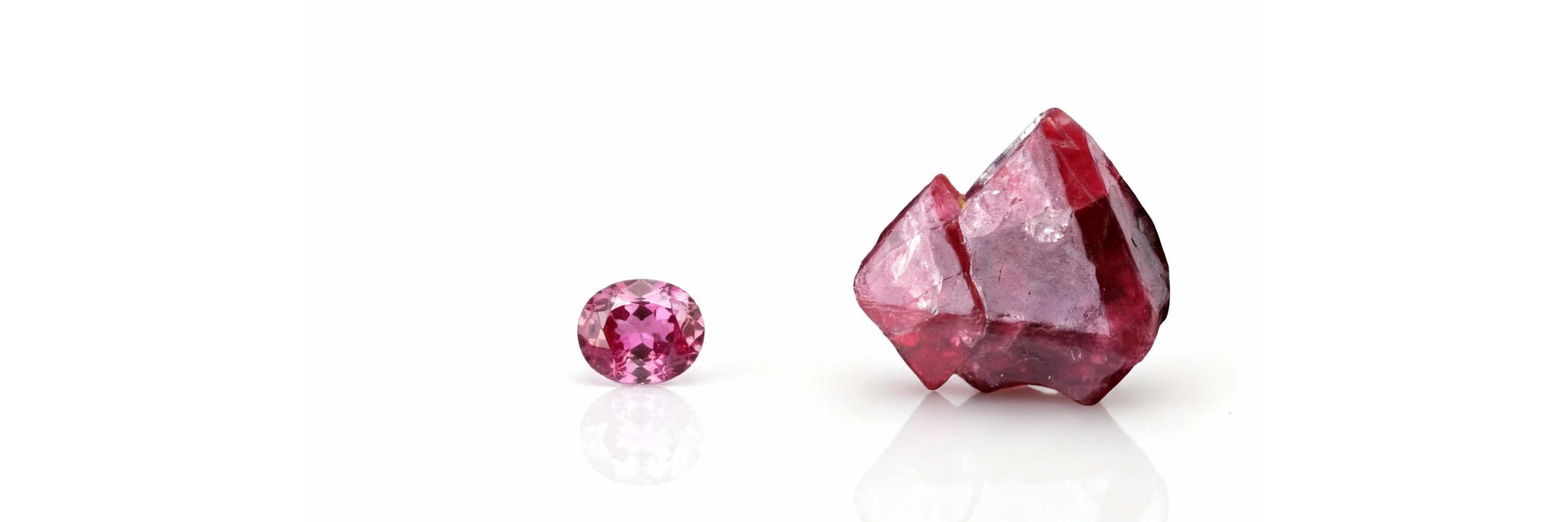 spinelle avec pierre naturelle