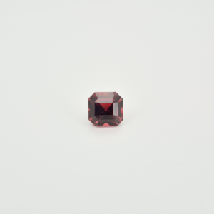 pierre précieuse rouge grenat pyrope